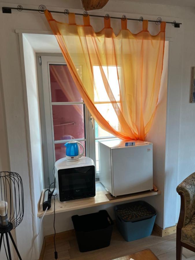 Chambre Papillon Avec Acces Terasse La Neuveville Exterior foto
