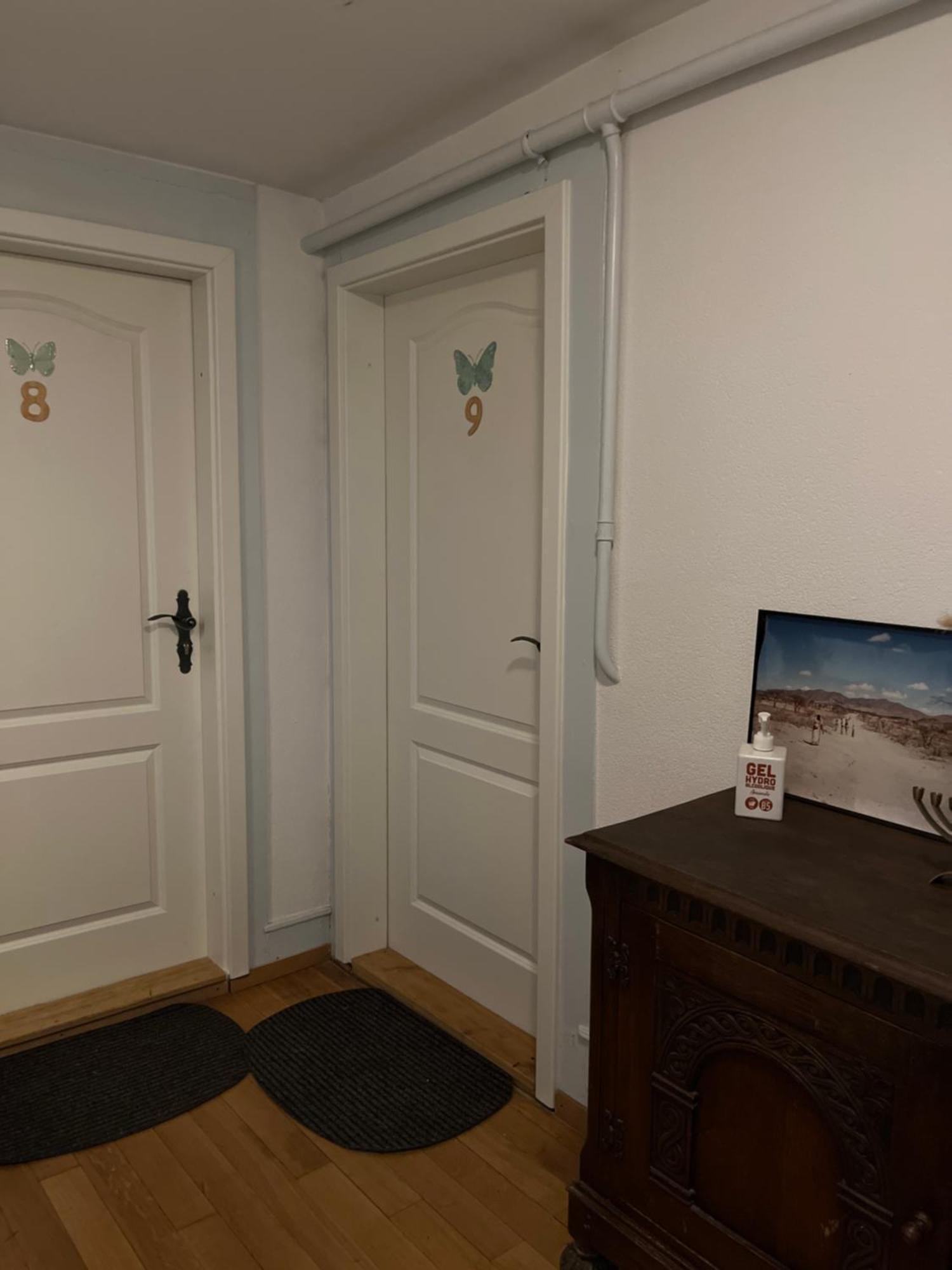 Chambre Papillon Avec Acces Terasse La Neuveville Exterior foto